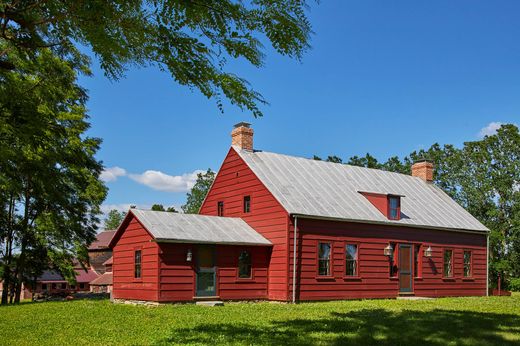 Luxury home in Red Hook, Dutchess County