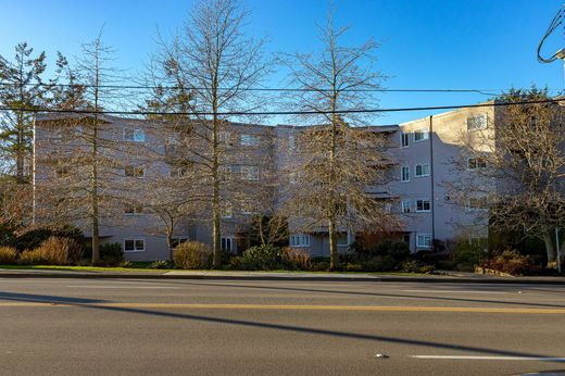 Apartment in Saanich, Capital Regional District
