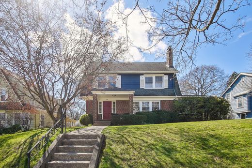 Detached House in Montclair Heights, Essex County