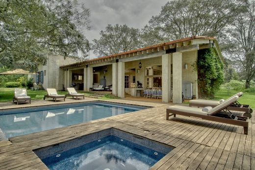 Country House in Canalejas, Jilotepec