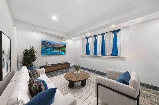 Luxury home in North Bergen, Hudson County