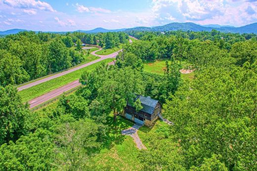 Luxury home in Washington, Rappahannock County