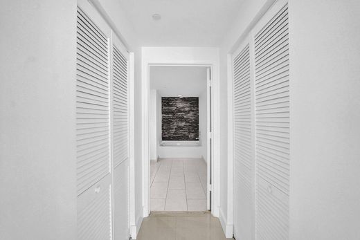 Apartment in Miami, Miami-Dade
