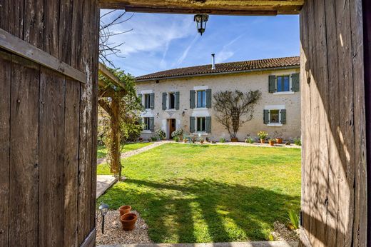 Detached House in Mareuil en Périgord, Dordogne