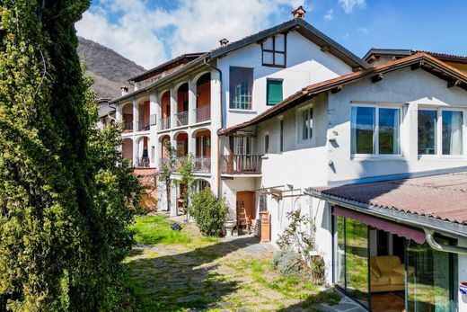 Casa en Pura, Lugano