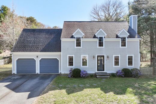 Detached House in North Falmouth, Barnstable County