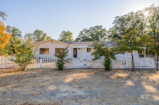 Vrijstaand huis in Millville, Shasta County