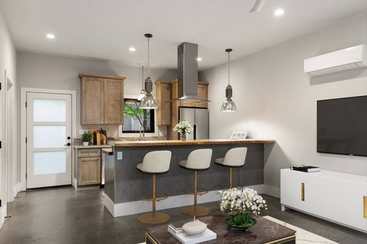 Luxury home in Lambertville, Hunterdon County