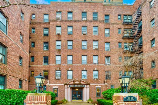 منزل ﻓﻲ Forest Hills, Queens County