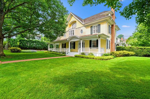 Dom jednorodzinny w Chevy Chase, Washington County