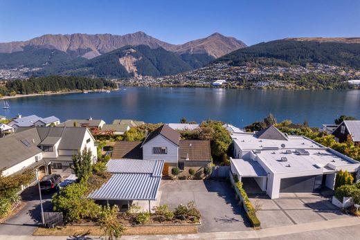 Detached House in Queenstown, Queenstown-Lakes District