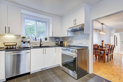 Частный Дом, L'Île-Bizard-Sainte-Geneviève, City of Montréal