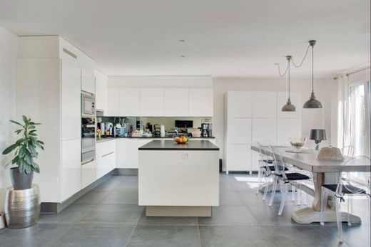 Apartment / Etagenwohnung in Fontaines, Val-de-Ruz
