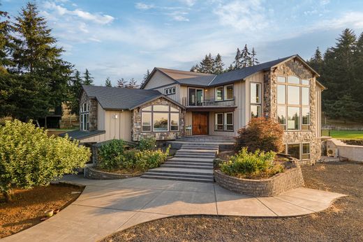 Luxury home in Newberg, Yamhill County