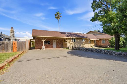 Luxury home in Carmichael, Sacramento County
