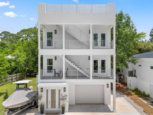 Vrijstaand huis in Pensacola, Escambia County