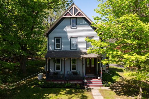 Detached House in Climax, Greene County