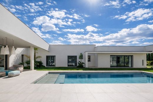 Detached House in Perpignan, Pyrénées-Orientales