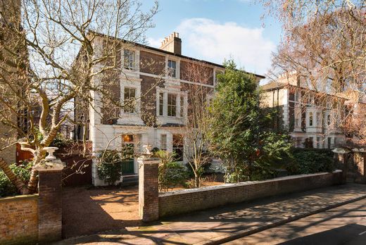Semidetached House in London, Greater London