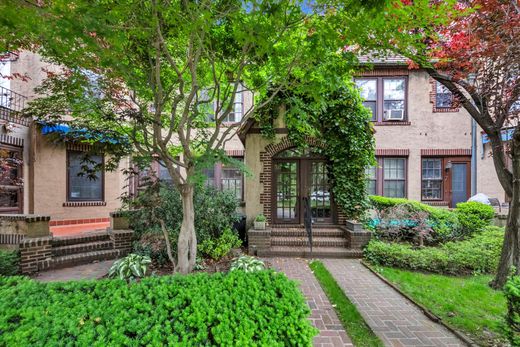 Stadswoning in Forest Hills, Queens County