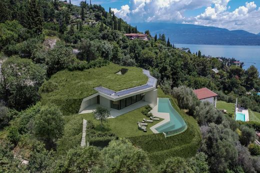 Gardone Riviera, Provincia di Bresciaのヴィラ