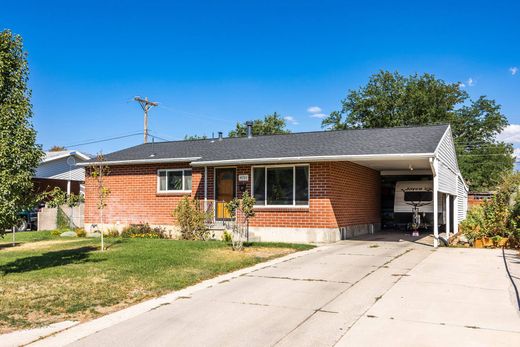 Sandy, Salt Lake Countyの一戸建て住宅