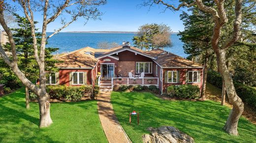Detached House in East Hampton, Suffolk County