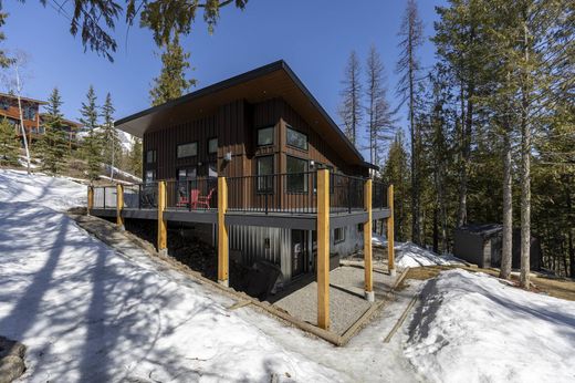 Casa Unifamiliare a Fernie, British Columbia