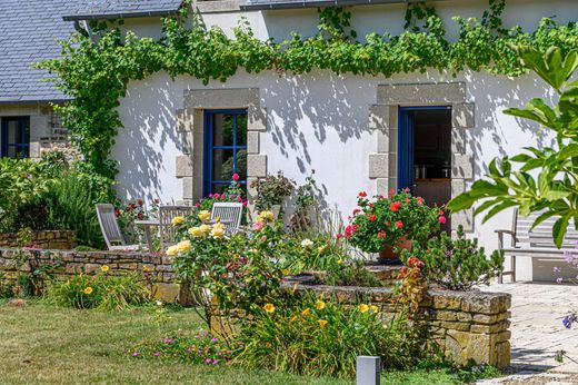 Plonéour-Lanvern, Finistèreの一戸建て住宅