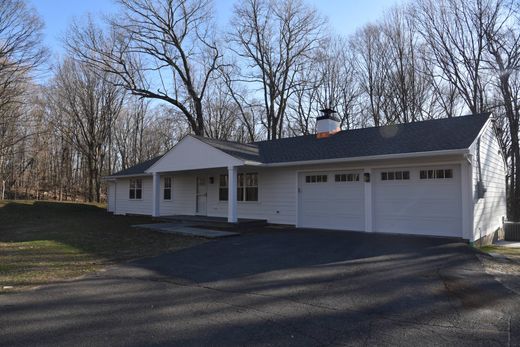 Detached House in Redding, Fairfield County