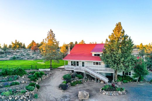 Luxury home in Redmond, Deschutes County
