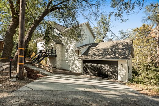 Luxury home in Lake Arrowhead, San Bernardino County