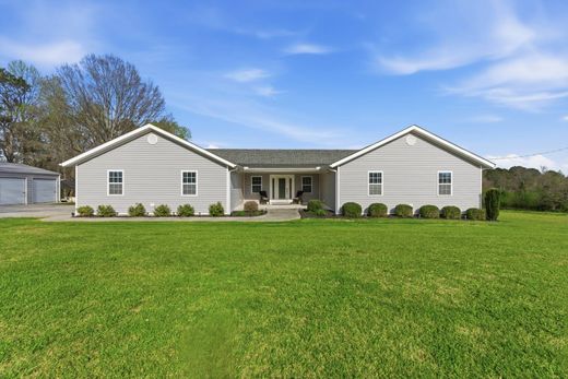 Luxury home in Section, Jackson County