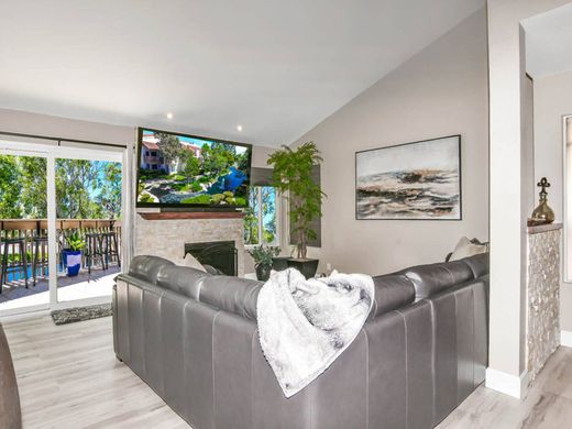 Apartment in Huntington Beach, Orange County