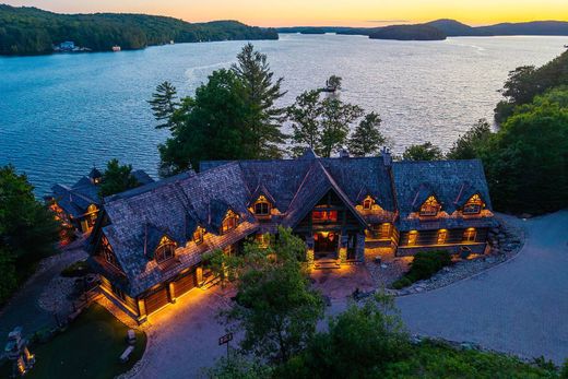 Detached House in Lake of Bays, Ontario