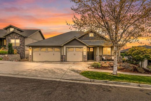 Luxury home in Medford, Jackson County