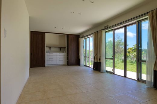 Dom jednorodzinny w Tomigusuku, Tomigusuku-shi