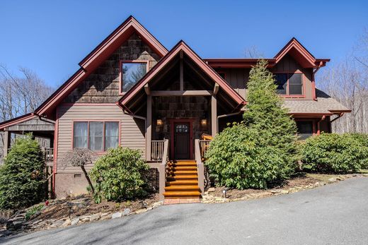 Casa en Elk Park, Avery County