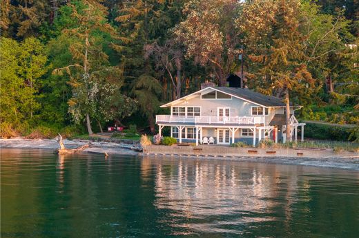Luxury home in Bainbridge Island, Kitsap County