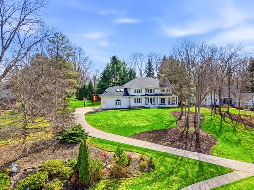 Detached House in Bentleyville, Cuyahoga County