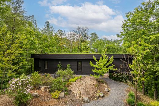 Detached House in Austin, Estrie