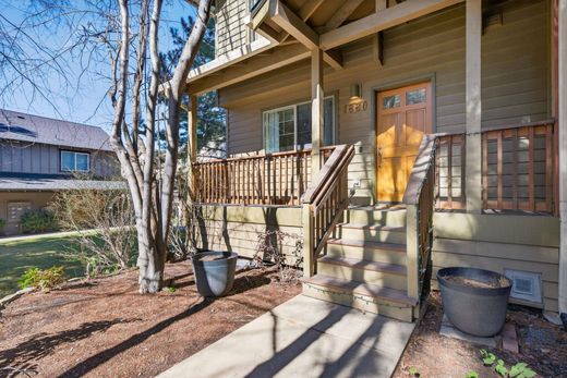 Townhouse in Bend, Deschutes County