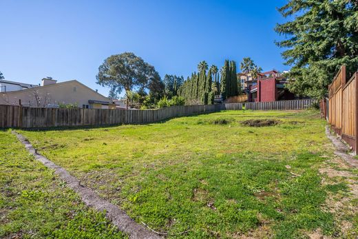 Land in San Carlos, San Mateo County