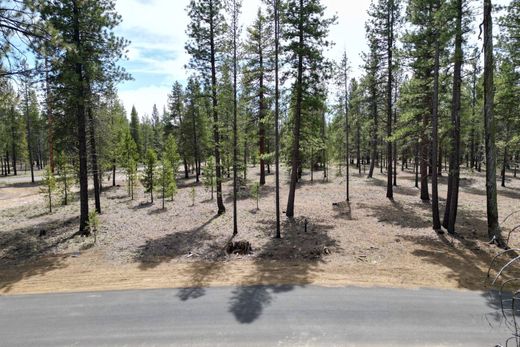 Grond in Bend, Deschutes County