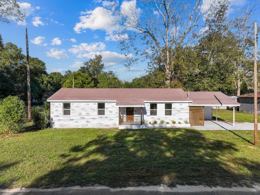 Detached House in DeFuniak Springs, Walton County