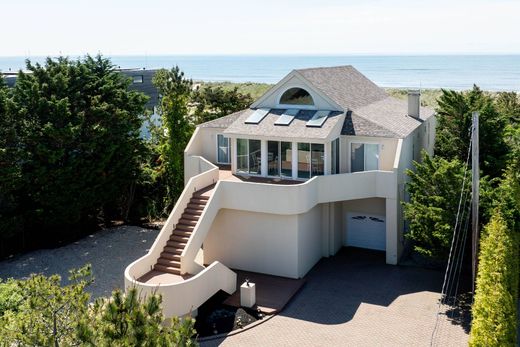 Detached House in Westhampton Beach, Suffolk County