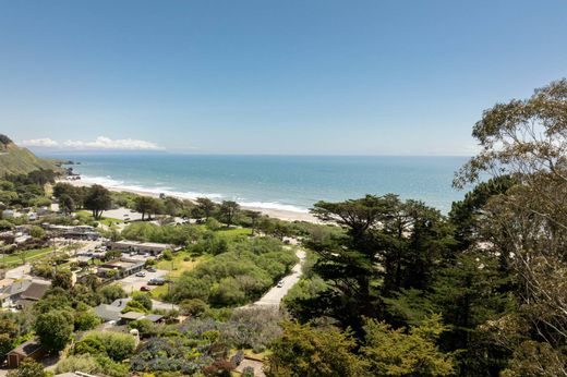 Detached House in Stinson Beach, Marin County