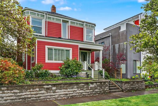 Luxury home in Tacoma, Pierce County