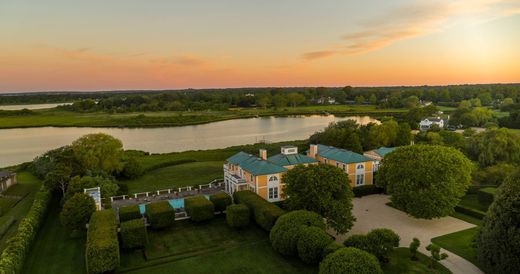 Detached House in Southampton, Suffolk County