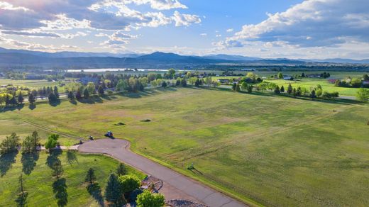 Grond in Longmont, Boulder County